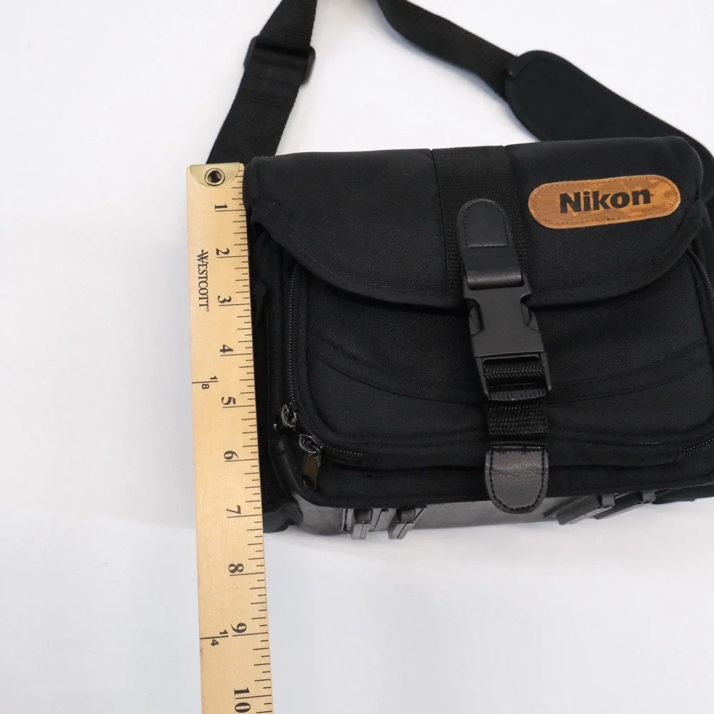 Nikon adjustable shoulder
